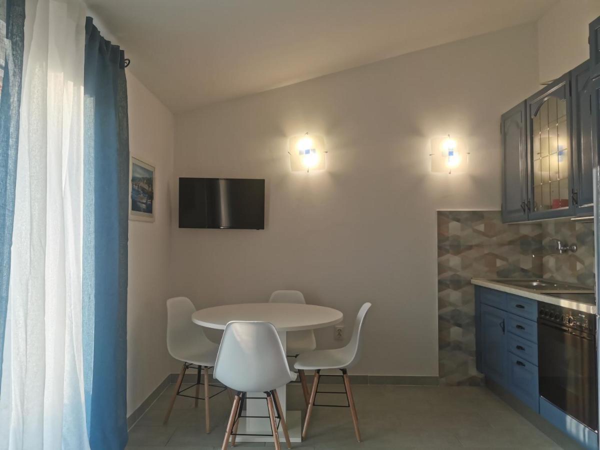 Apartmani Viktorija Fažana Exterior foto