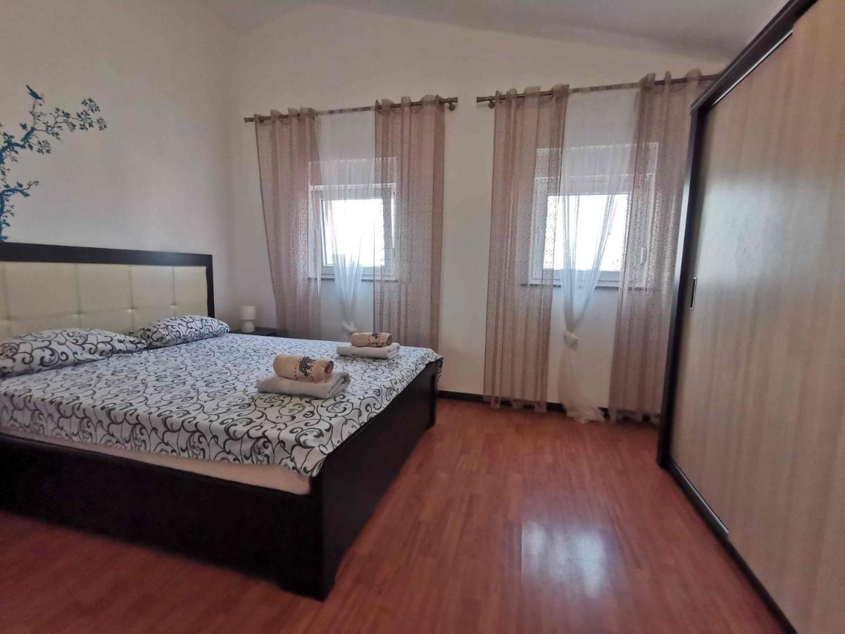 Apartmani Viktorija Fažana Exterior foto