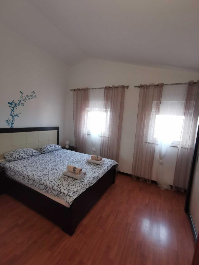 Apartmani Viktorija Fažana Exterior foto