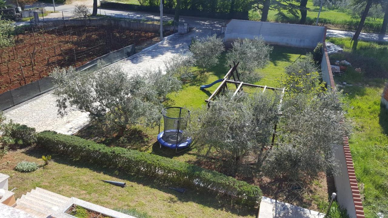 Apartmani Viktorija Fažana Exterior foto