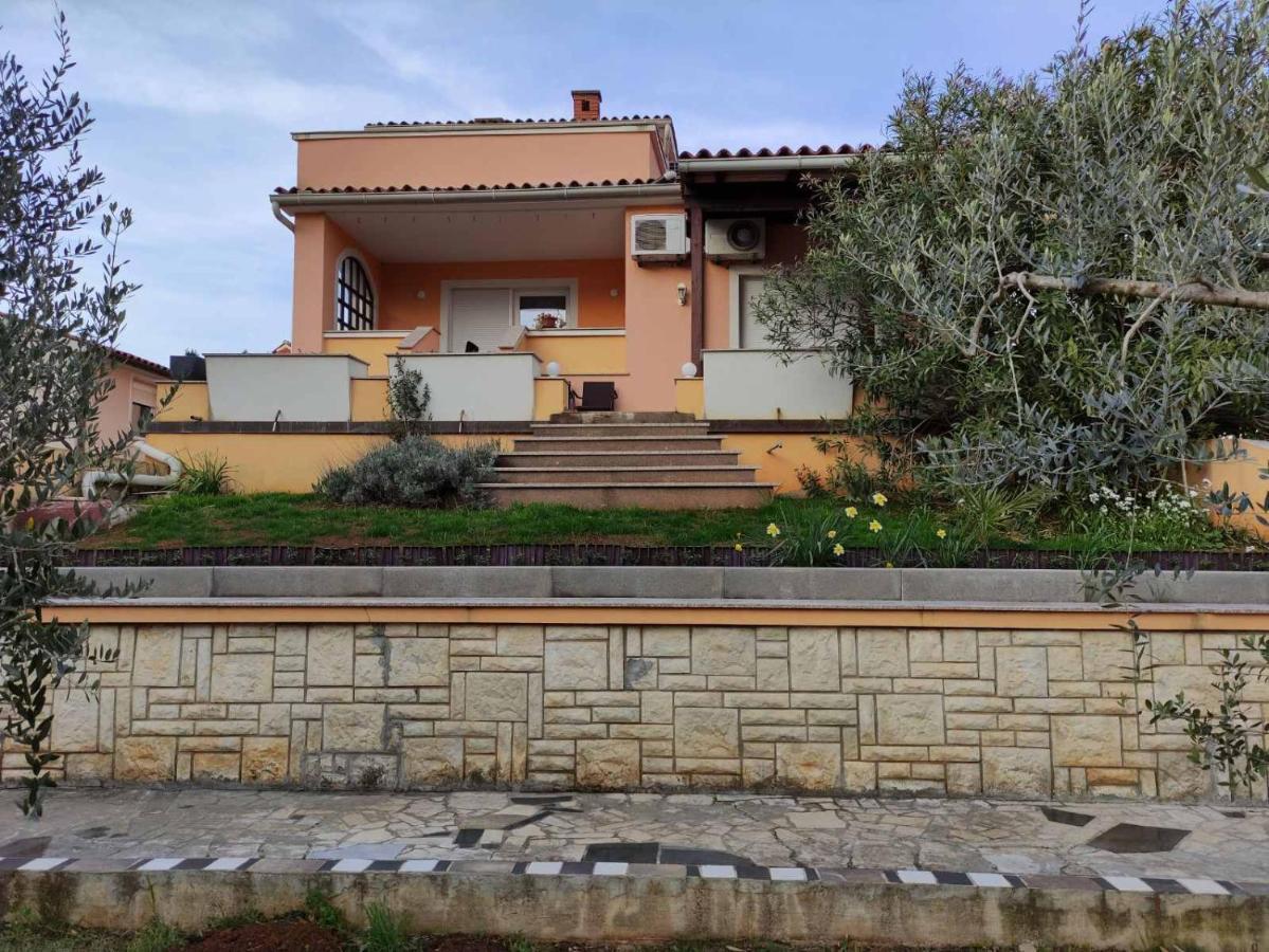 Apartmani Viktorija Fažana Exterior foto