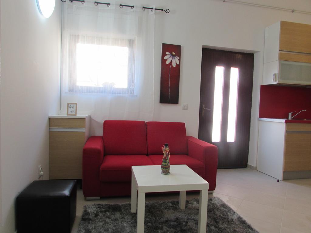 Apartmani Viktorija Fažana Exterior foto