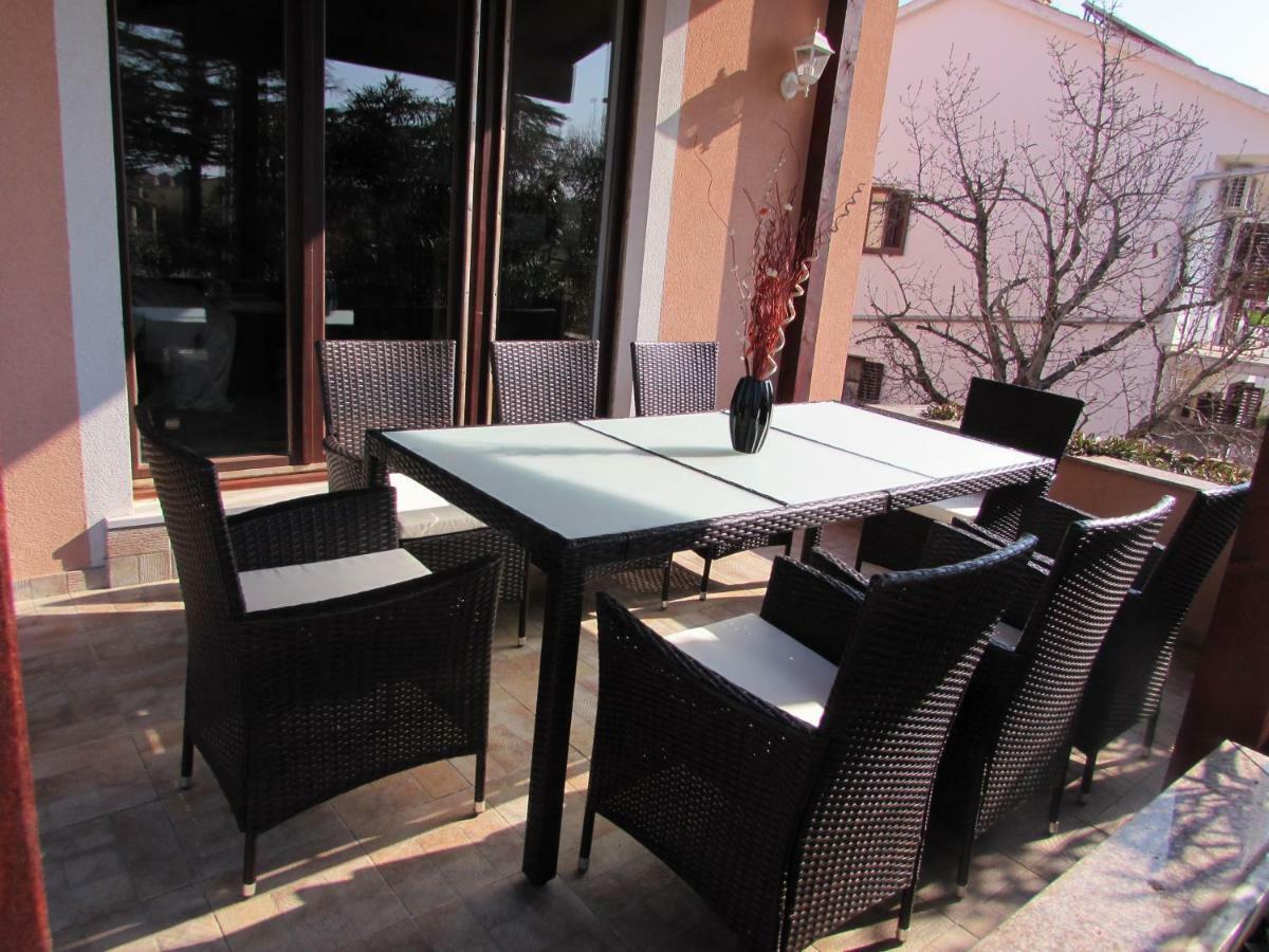 Apartmani Viktorija Fažana Exterior foto